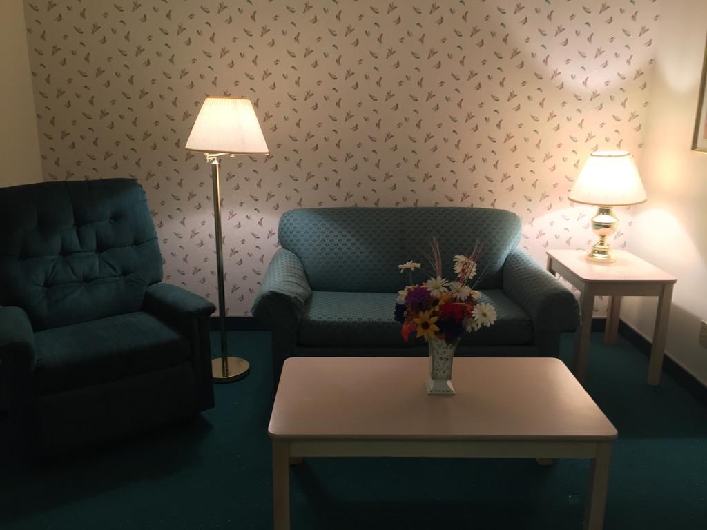Americas Best Value Inn & Suites - Bluffton Экстерьер фото