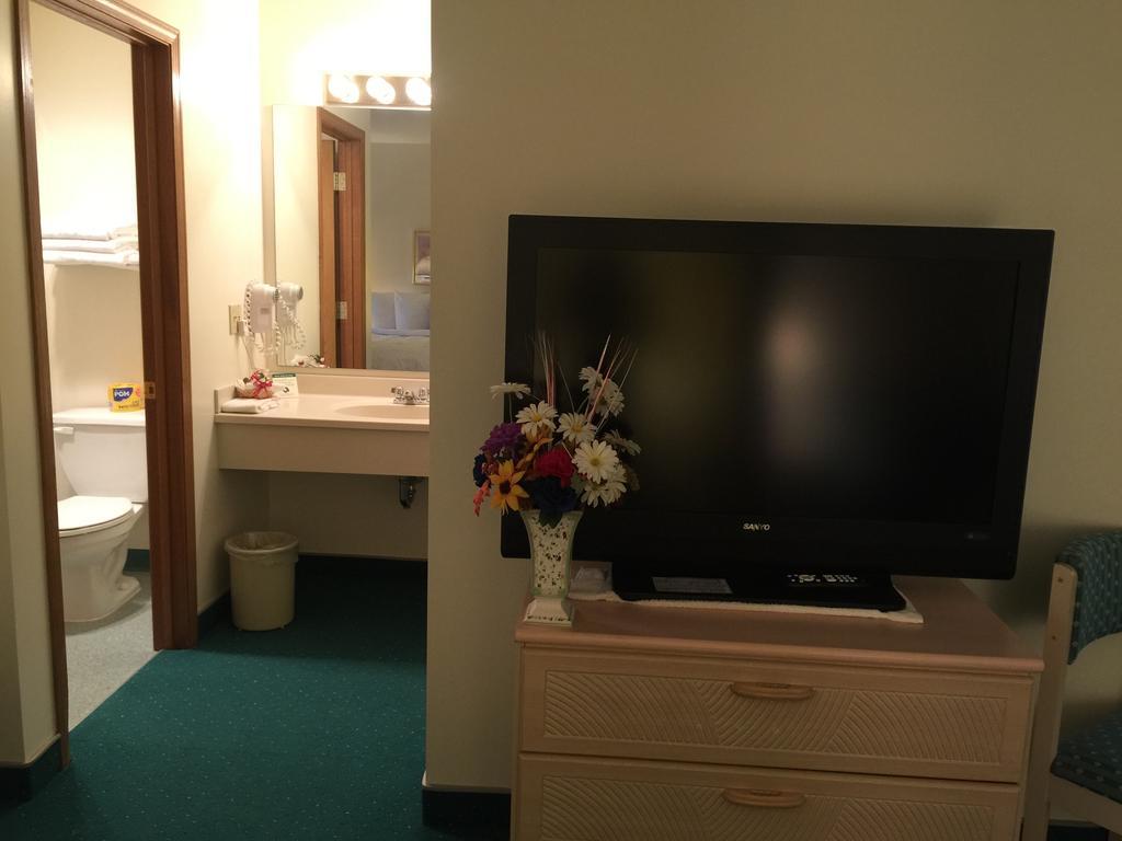 Americas Best Value Inn & Suites - Bluffton Номер фото