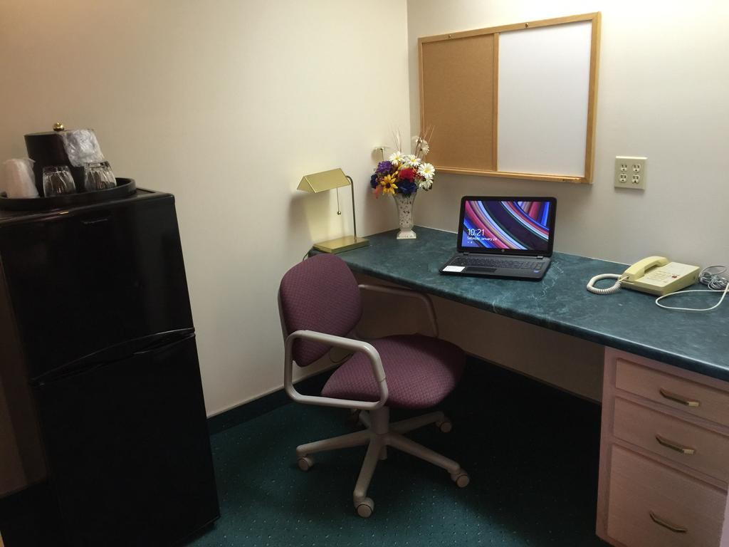 Americas Best Value Inn & Suites - Bluffton Номер фото