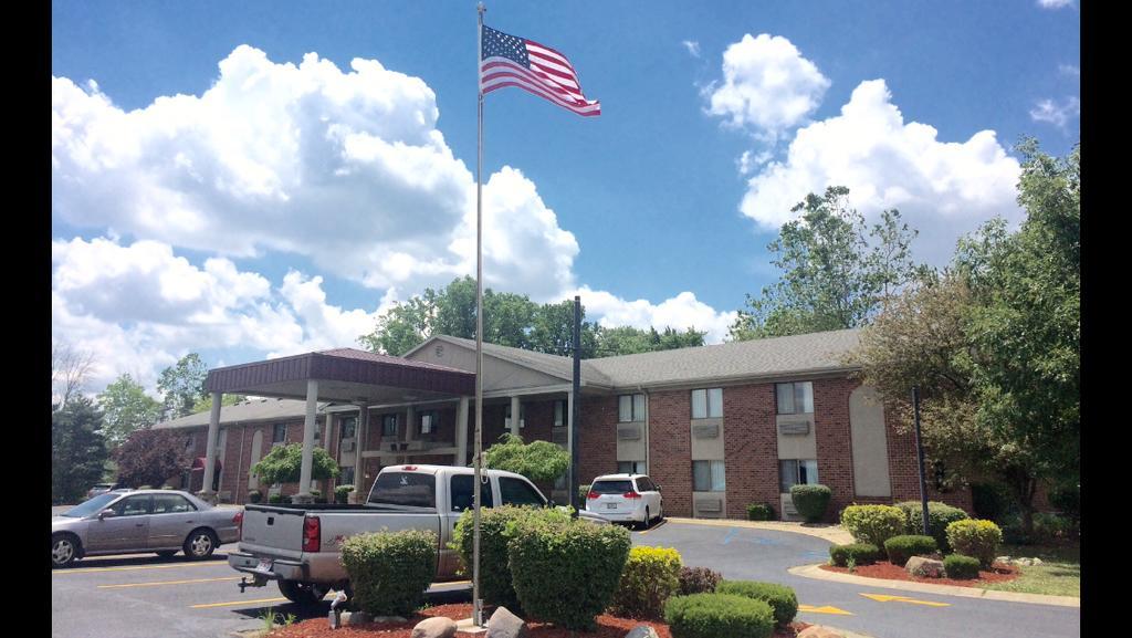 Americas Best Value Inn & Suites - Bluffton Экстерьер фото