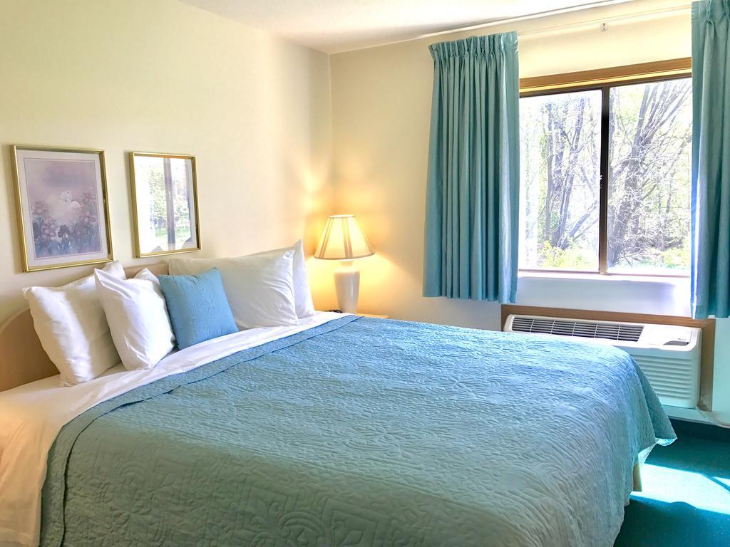Americas Best Value Inn & Suites - Bluffton Экстерьер фото