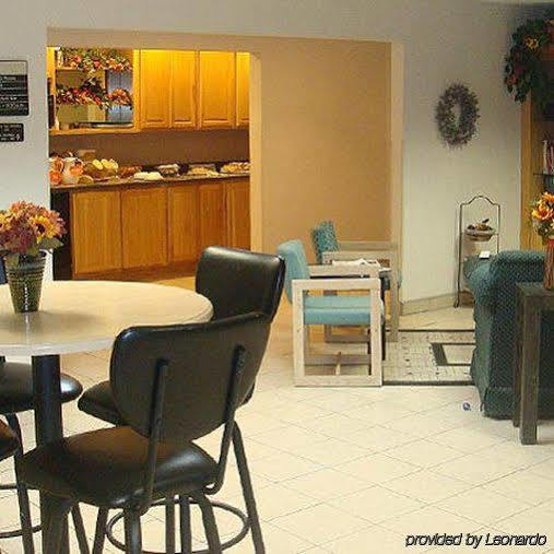 Americas Best Value Inn & Suites - Bluffton Номер фото