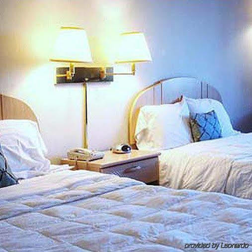 Americas Best Value Inn & Suites - Bluffton Номер фото
