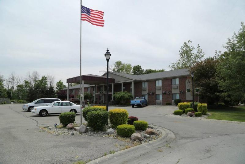 Americas Best Value Inn & Suites - Bluffton Экстерьер фото