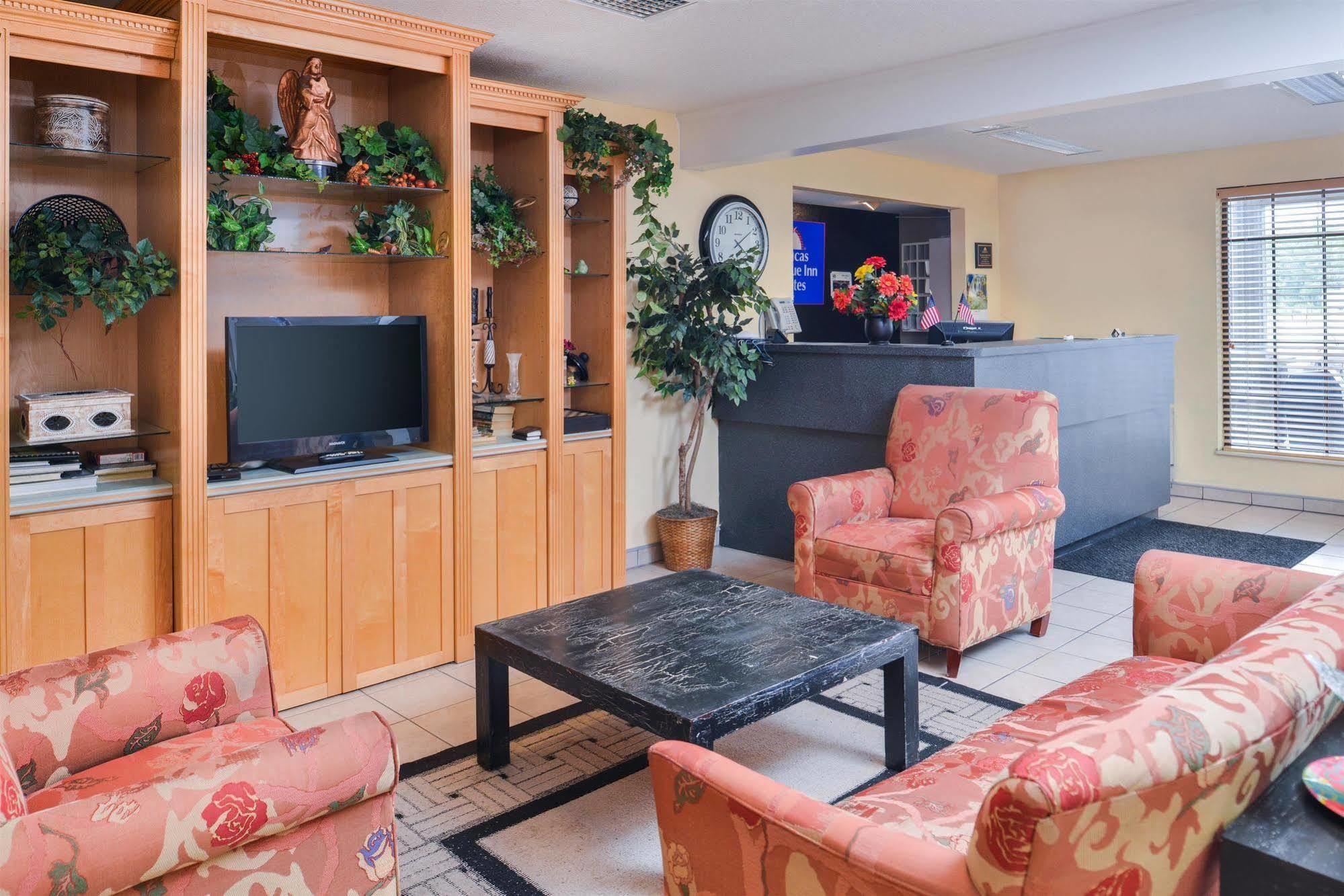 Americas Best Value Inn & Suites - Bluffton Экстерьер фото