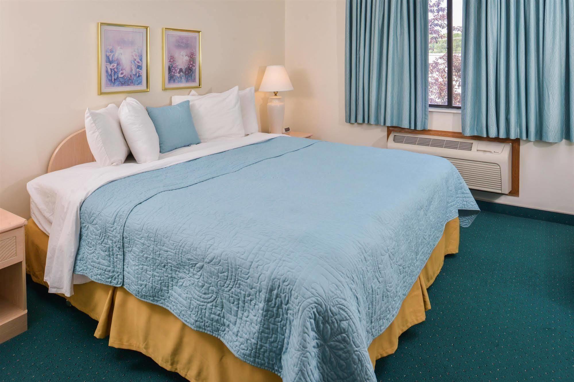 Americas Best Value Inn & Suites - Bluffton Экстерьер фото
