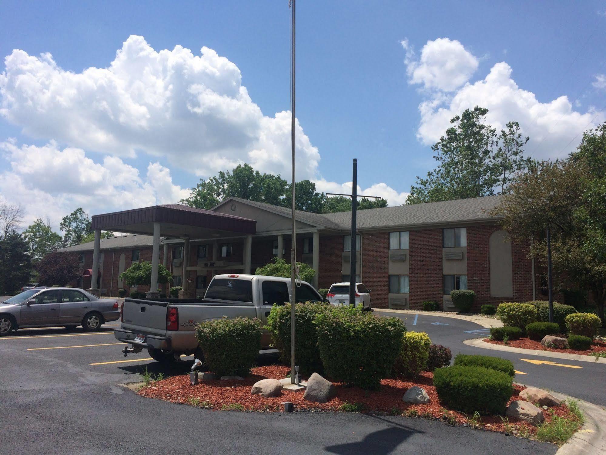 Americas Best Value Inn & Suites - Bluffton Экстерьер фото
