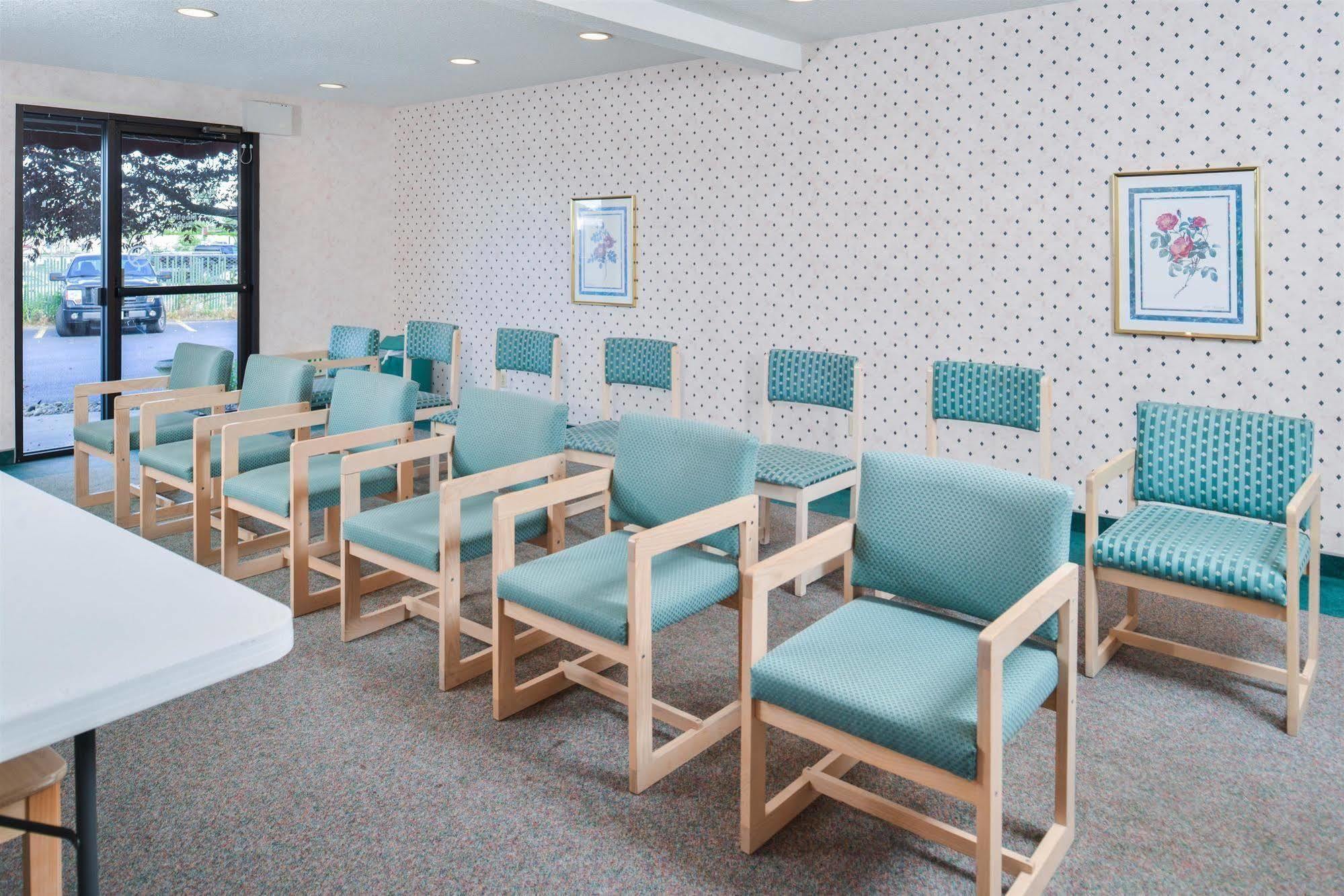Americas Best Value Inn & Suites - Bluffton Экстерьер фото