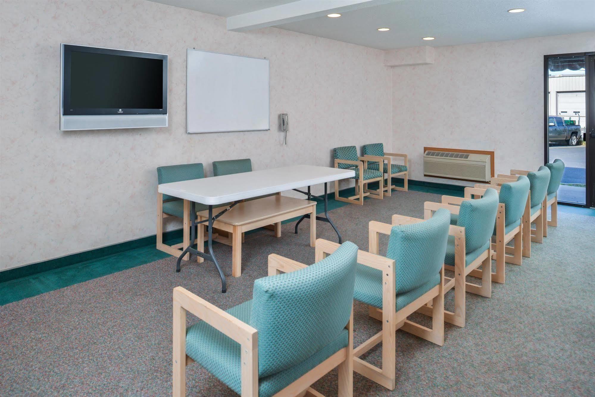 Americas Best Value Inn & Suites - Bluffton Экстерьер фото